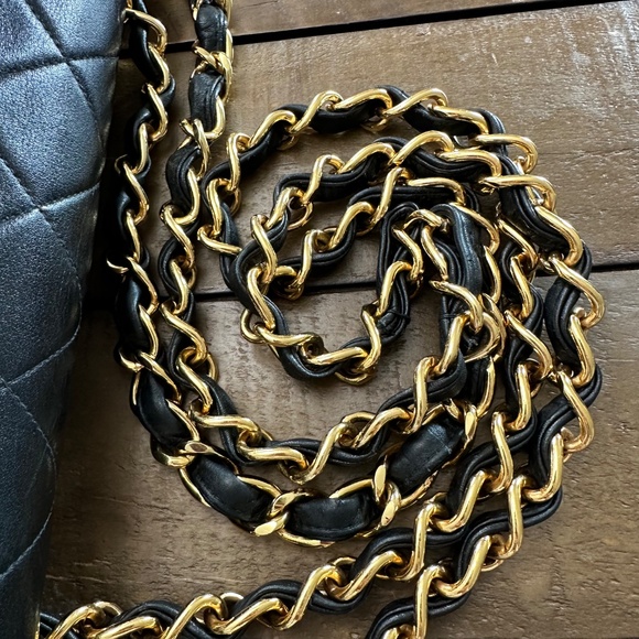 Vintage Chanel Maxi Single Flap - Picture 6 of 16